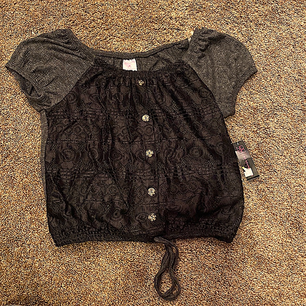 black and grey crop top,It’s been sitting in my closet waiting to be worn.